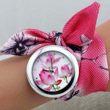 Load image into Gallery viewer, Blue Flower Watch