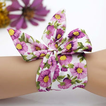 Load image into Gallery viewer, Blue Flower Watch