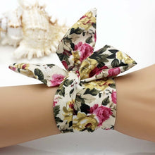 Load image into Gallery viewer, Blue Flower Watch