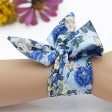 Load image into Gallery viewer, Blue Flower Watch