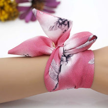 Load image into Gallery viewer, Blue Flower Watch